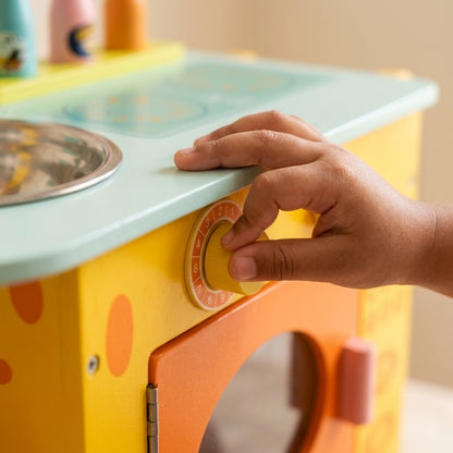 Wooden Giraffe Kitchen Playset | Ages 3-8 | Pretend & Play